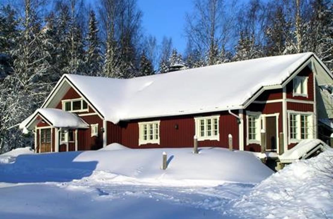 M&auml;nnikk&ouml;l&auml;n Pirtti