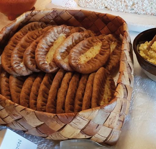 Männikkölän Pirtin käsintehdyt Karjalanpiirakat verkkokaupasta