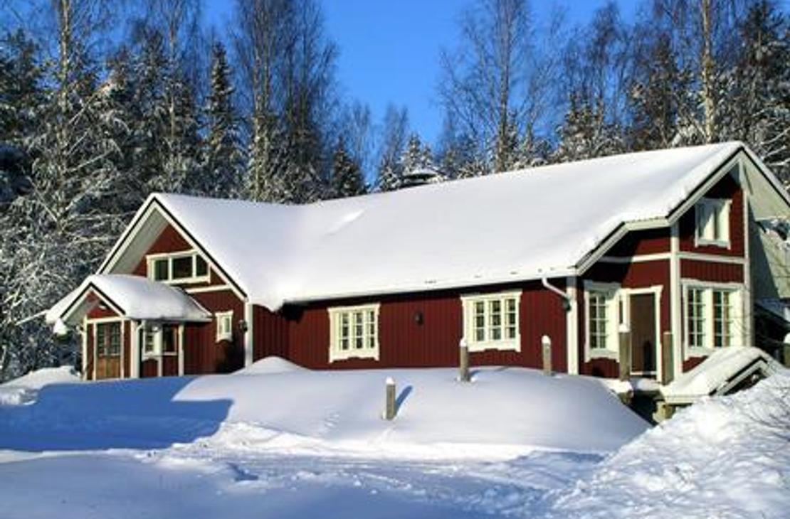 M&auml;nnikk&ouml;l&auml;n Pirtti